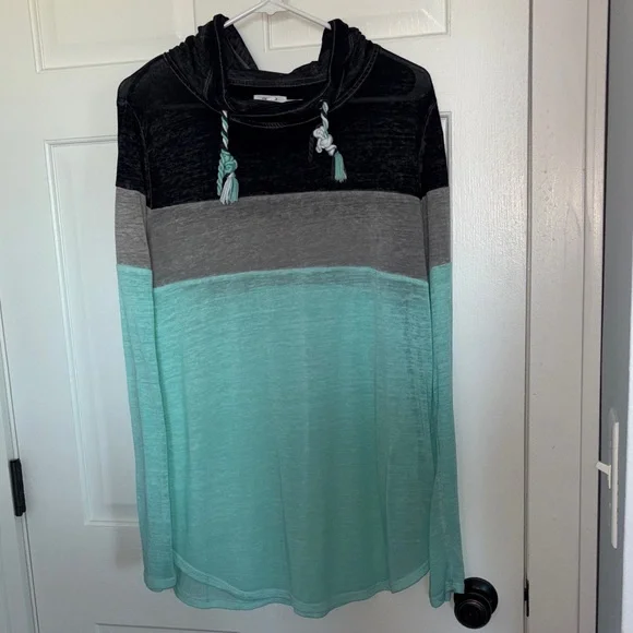 Maurices Black and Mint Lightweight Hoodie - Picture 1 of 3